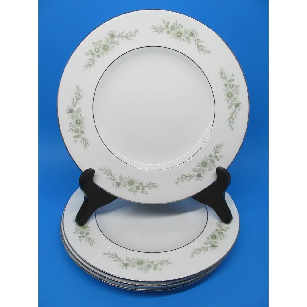 Wedgwood Bone China England Westbury Pattern Salad Plates 8